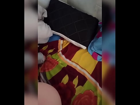 ❤️ Mwenzangu anakaa peke yake nyumbani kwa sababu mume wake anaenda likizo na mimi huchukua nafasi hiyo kumlamba na kumjaza maziwa. Ponografia yenye ubora ❌️❤